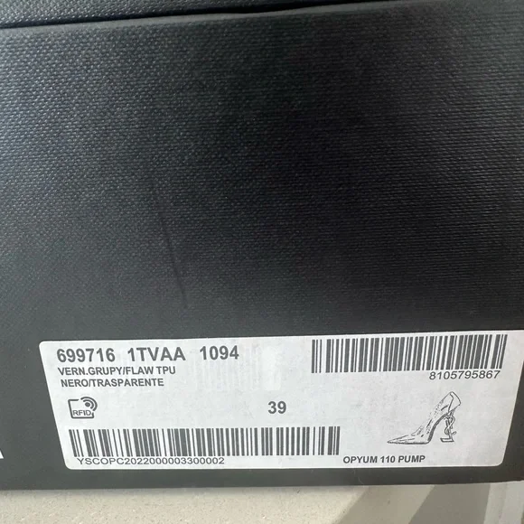 Elegant look and fit, these YSL shoes are a purchase you'll love flaunting. - Picture 5 of 5